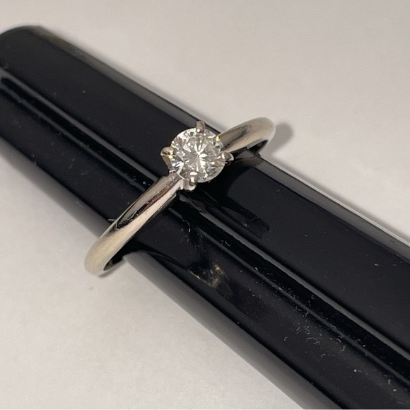 Solid 14K White Gold Natural Round Cut 1/4CT Diamond Solitaire Ring Vintage - Picture 1 of 17